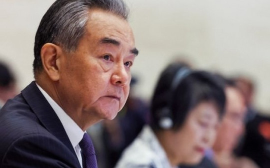 Ngoại trưởng Trung Quốc cảnh báo Philippines