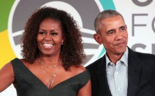 Bà Harris được vợ chồng cựu Tổng thống Mỹ Barack Obama ủng hộ