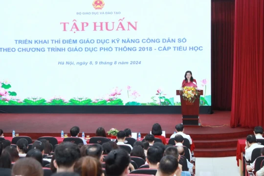 Hà Nội tập huấn giáo dục kỹ năng công dân số cho gần 300 cán bộ, giáo viên