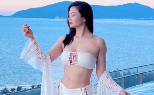 NSƯT Kiều Anh được khen sắc vóc khi hiếm hoi diện bikini