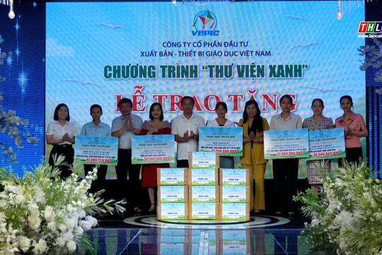 Trao tặng gần 5.000 cuốn sách cho học sinh tiểu học vùng cao