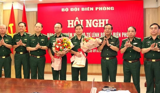 Bàn giao nhiệm vụ Phó Tư lệnh Bộ đội Biên phòng