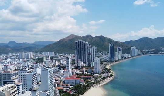 Nha Trang sẽ cưỡng chế 25 công trình lớn xây dựng vượt tầng