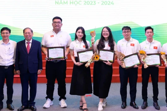 Xây dựng xã hội học tập: Nhìn lại để hướng tới