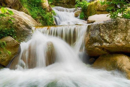 Khám phá mùa 'suối hát' ở Thiên Cấm Sơn