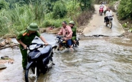 Cán bộ Công an kể hành trình tìm kiếm cháu bé đi lạc trong rừng suốt 5 ngày