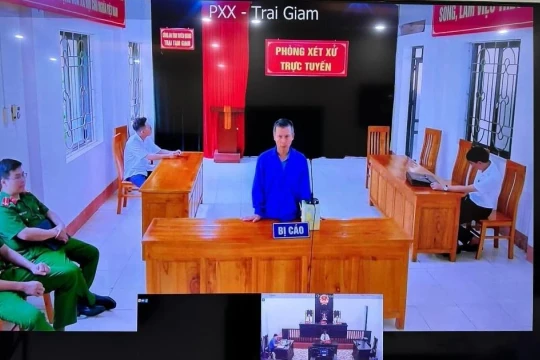 Lĩnh án tù vì thường xuyên livestream chống phá Nhà nước