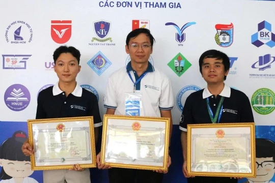 Nam sinh năm hai là thủ khoa cuộc thi Olympic Sinh học sinh viên Việt Nam