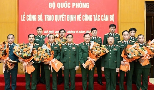 Đại tướng Phan Văn Giang trao quyết định thăng quân hàm cấp tướng; kiểm tra Trung đoàn 209