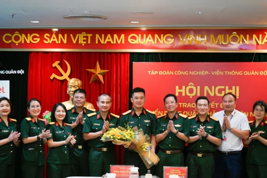 Người hùng cứu bé 7 tuổi trong vụ sạt lở đất ở Hà Giang được tuyển dụng quân nhân