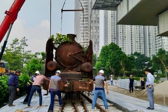 Trưng bày đầu máy hơi nước 'Made in Vietnam'