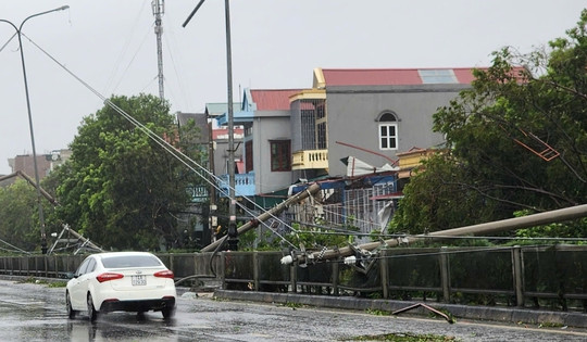 Quảng Ninh mưa lớn, nhiều nơi vẫn mất điện sau bão Yagi