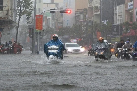 Thời tiết hôm nay 10/9: Bắc Bộ mưa vừa, mưa to và dông, Nam Bộ nắng gián đoạn, có lúc mưa