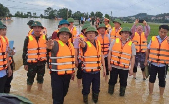 Thủ tướng thị sát tình hình mưa lũ, cứu nạn ở Bắc Giang