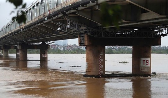 Hà Nội: Phát Lệnh báo động lũ trên sông Hồng đoạn qua Ba Vì và Sơn Tây