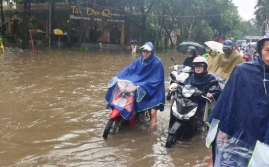 Miền Bắc tiếp tục hứng mưa lớn, ngập úng diện rộng vẫn tiếp diễn