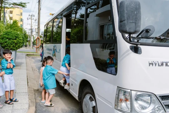 Xe đưa đón học sinh: Rõ trách nhiệm của từng người