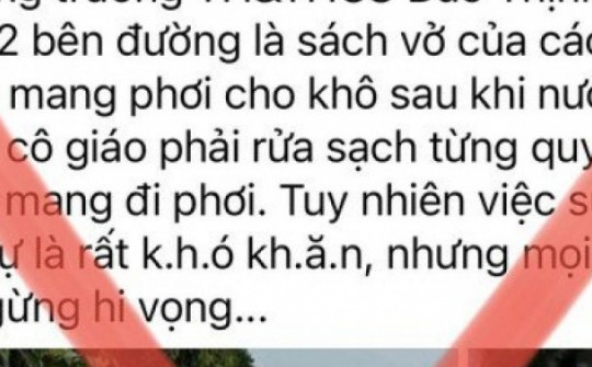 Thực hư chuyện mang sách phơi kín hai bên đường trước cổng trường