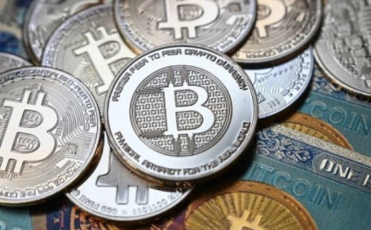 Bitcoin lên đỉnh 1 tháng, loạt tiền ảo cũng tăng giá mạnh