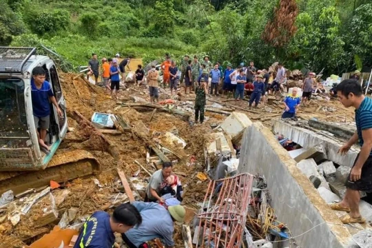 Số người bị vùi lấp trong vụ sạt lở đất ở Hà Giang có thể tăng lên