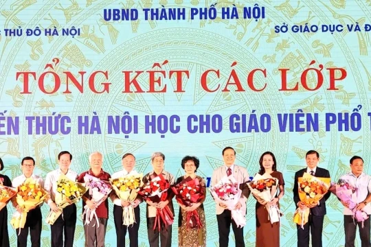 Gần 6000 giáo viên hoàn thành lớp bồi dưỡng kiến thức Hà Nội học