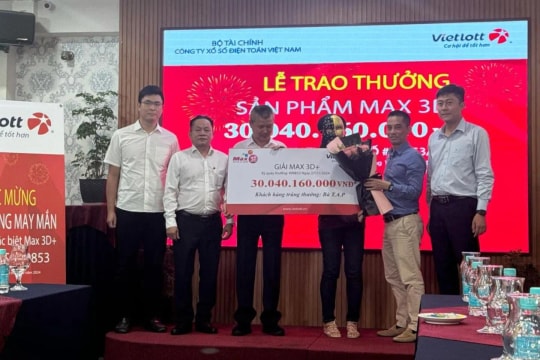 Trúng cùng lúc 30 giải Đặc biệt của Vietlott