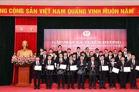 Tuyên dương học sinh đoạt giải Olympic và khoa học kỹ thuật quốc tế năm 2024