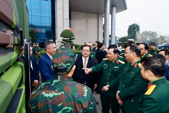 Ưu tiên cho hoạt động khoa học và công nghệ trong lĩnh vực quốc phòng