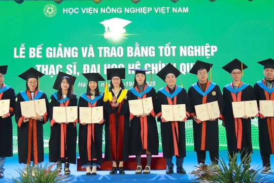 Gần 1000 thạc sĩ, cử nhân nhận bằng tốt nghiệp của Học viện Nông nghiệp Việt Nam