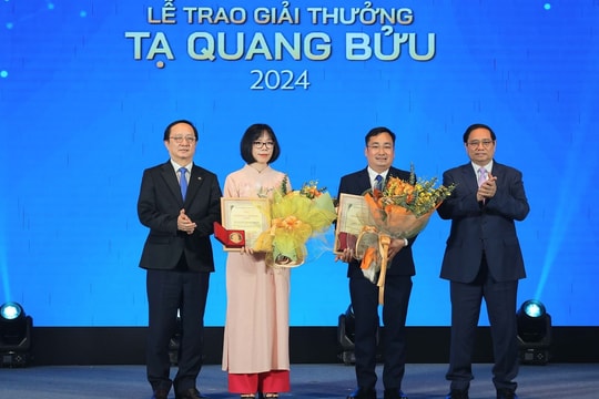 ‘Bệ đỡ’ tình yêu khoa học