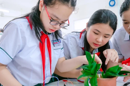 'Hút' nữ sinh theo ngành học STEM