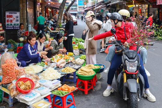 Giá hàng hóa sau Tết hạ 'nhiệt', cau vẫn cao ngất ngưởng