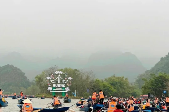 Chùa Hương đón hơn 5,6 vạn du khách trước ngày khai hội