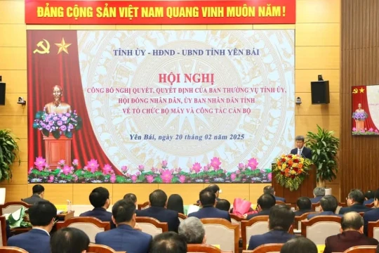 Yên Bái công bố tổ chức bộ máy và công tác cán bộ