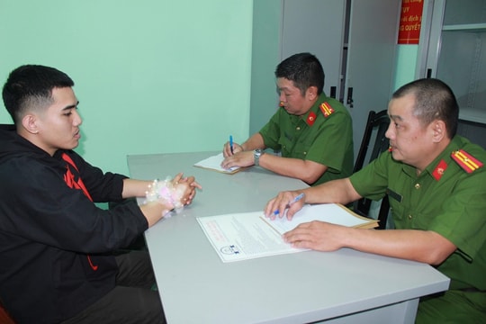 Vụ bắt khẩn cấp 9 người khiêng quan tài diễu phố: Hồ Ngọc Tuấn khai gì?