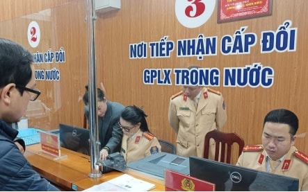 Quy định mới về việc cấp, đổi giấy phép lái xe tại Công an cấp xã