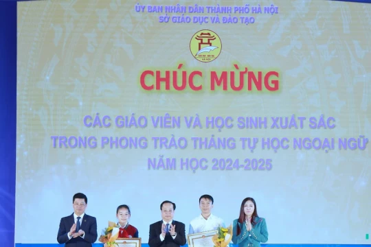 Lan tỏa tinh thần tự học ngoại ngữ trong giáo viên, học sinh Thủ đô