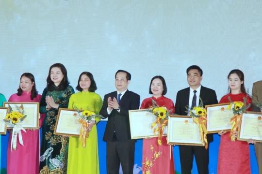 Hà Nội có thêm 412 trường học đạt chuẩn quốc gia