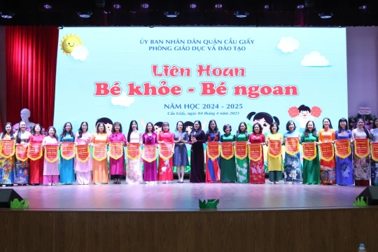 Hà Nội: Hơn 500 trẻ tham gia liên hoan 'Bé khỏe, bé ngoan'