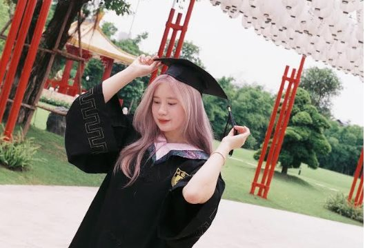 Từ đam mê cá nhân đến học bổng danh giá: Nữ sinh Việt Nam chinh phục đại học hàng đầu châu Á