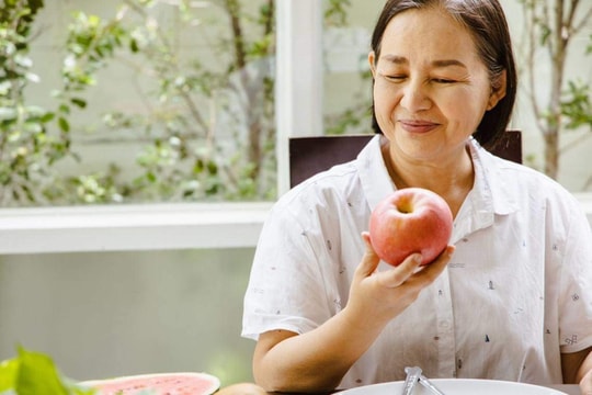 Ăn sáng bằng trái cây để giảm cân, lợi hại thế nào?