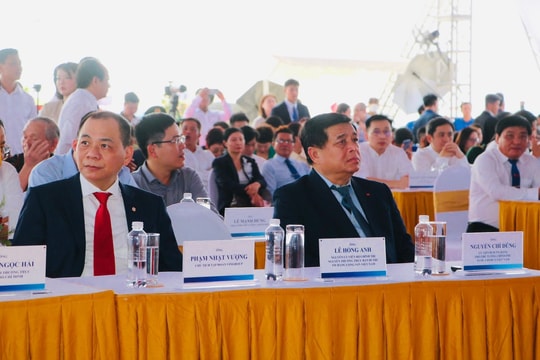 Sáng nay, tỷ phú Phạm Nhật Vượng chính thức khởi công siêu đô thị lấn biển lớn nhất Việt Nam 2.870ha, có tòa tháp cao 108 tầng mong chờ suốt một thập kỷ tại TPHCM