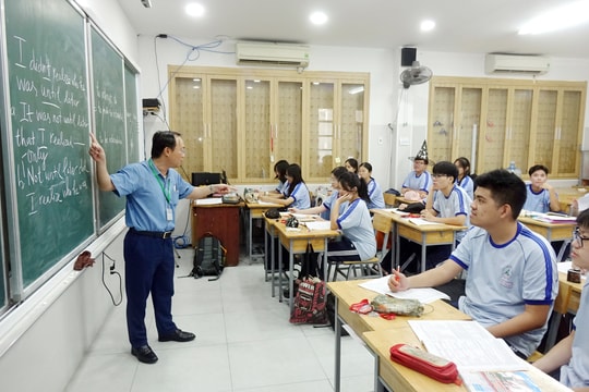 Khảo sát năng lực tiếng Anh 73.000 giáo viên: Giáo viên bức xúc, không hiểu để làm gì?