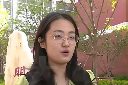Con gái đỗ đại học danh giá, cha mẹ mới dám mua... chiếc tivi đầu tiên