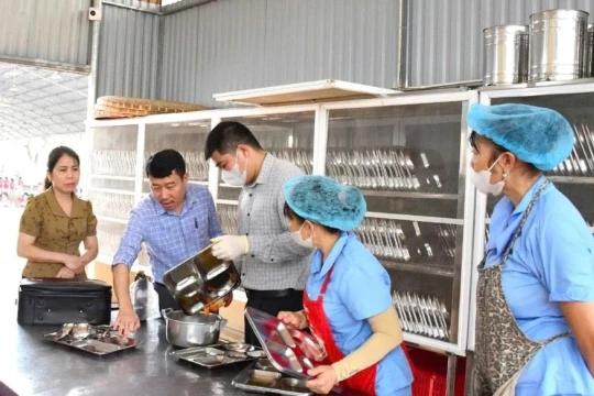 Tuyên Quang: Chủ tịch tỉnh chỉ đạo đảm bảo an toàn thực phẩm bếp ăn học sinh