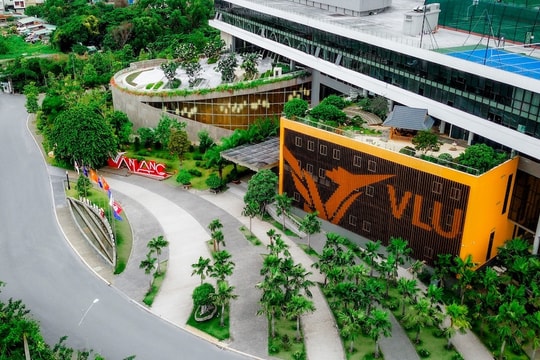 Sinh viên Văn Lang bị tố vô lễ với cựu chiến binh xem diễu binh 30/4, trường lên tiếng