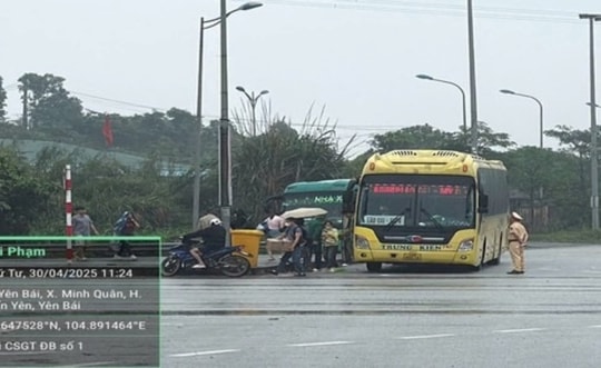 Nhồi nhét 67 khách trên xe 40 chỗ, nhà xe bị phạt gần 200 triệu đồng