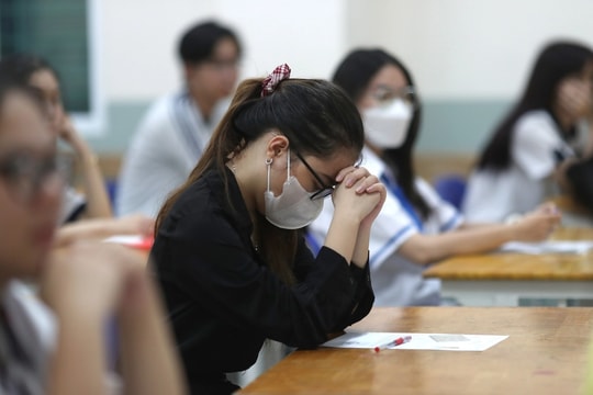 Sĩ tử bước vào mùa thi: Căng thẳng áp lực học tập và kỳ vọng gia đình