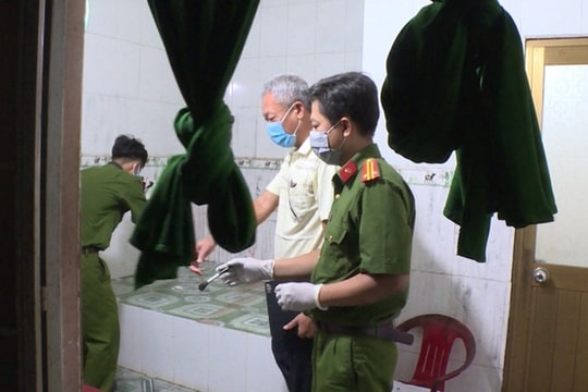 Vào nhà nghỉ với bạn trai, người phụ nữ chạy ra ngoài kêu cứu với nhiều vết thương