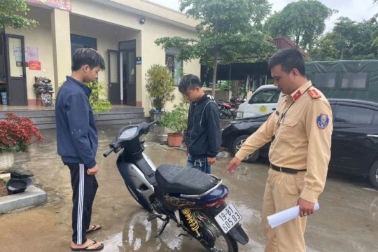 CSGT Phú Thọ xử lý hơn 1.600 trường hợp vi phạm giao thông dịp nghỉ lễ